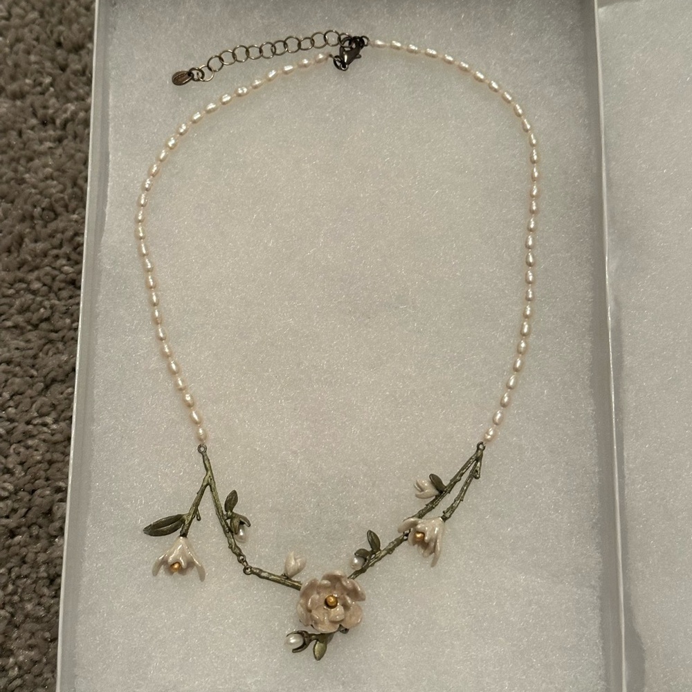 Floral Magnolia Pearl Necklace